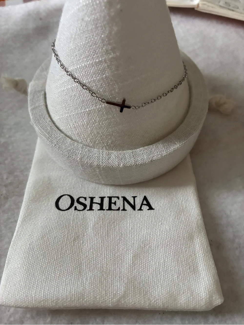 Dainty Cross White gold